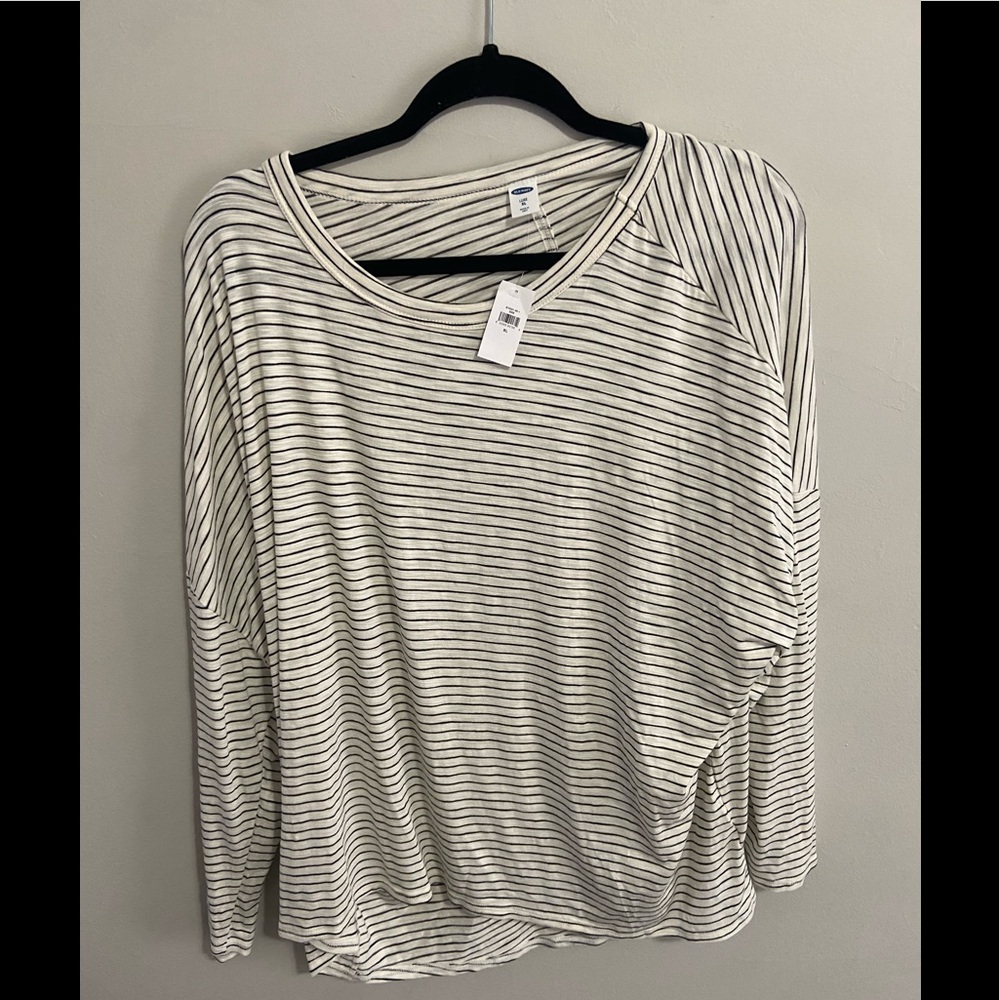 Old navy luxe striped t-shirt, new with tags size xl.